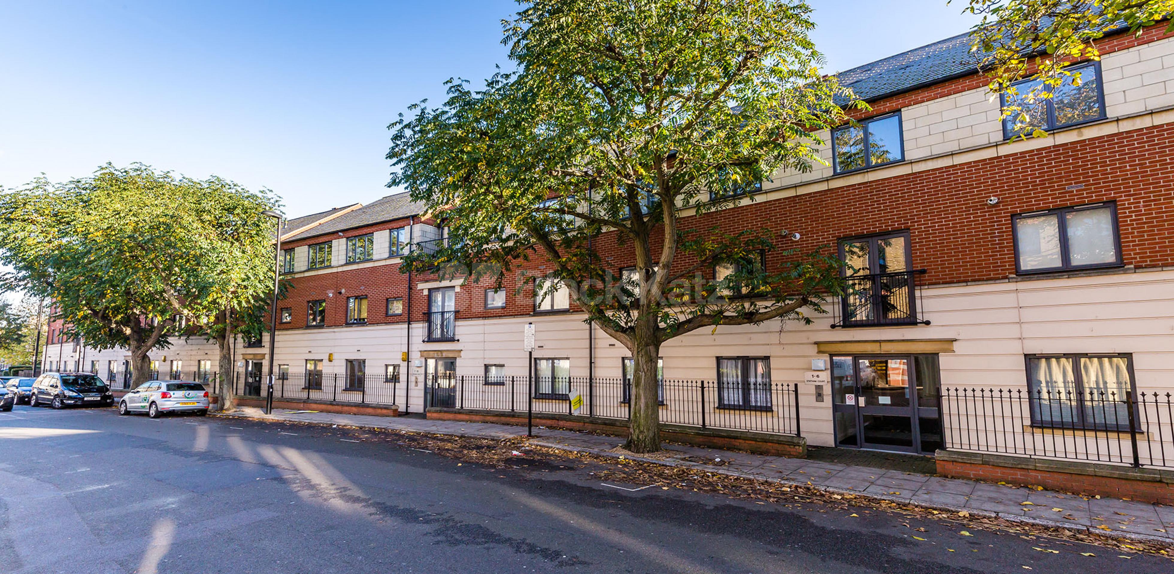 			2 Bedroom, 2 bath, 1 reception Flat			 Manor Gardens, Holloway N7